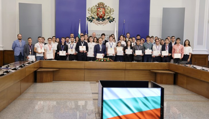 Росен Желязков награди "светлите умове" на България