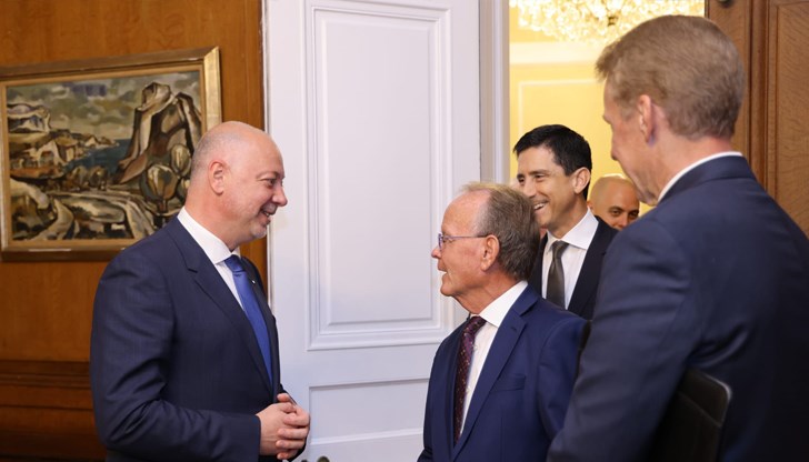 Инвестиции в областта на изкуствения интелект и производството на дронове сред основните приоритети