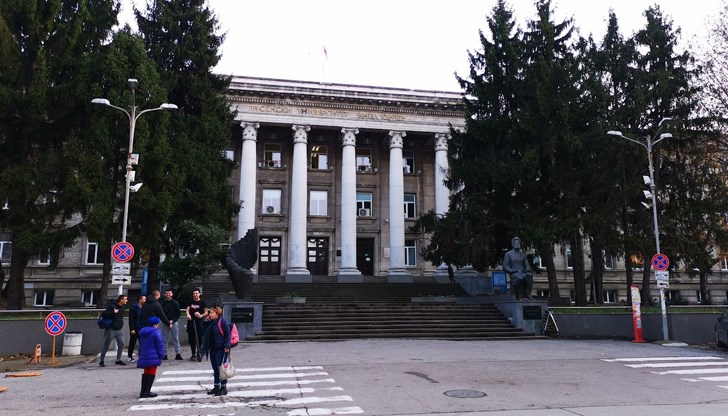 Заплатите в университетите варират от 2000 до 5000 лева Заплатите в университетите варират от 2000 до 5000 лева