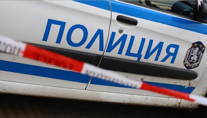 Лек автомобил се е ударил в стълб Лек автомобил се е ударил в стълб