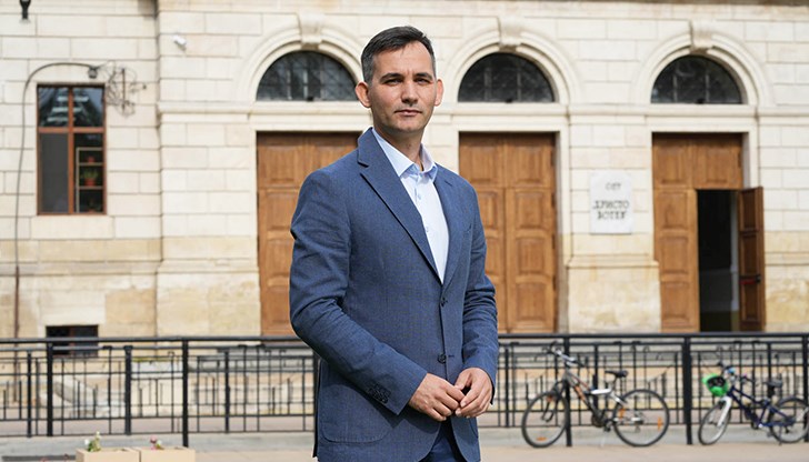 Повече от 60 ученици са отписани, а над 600 са преместени в други сгради