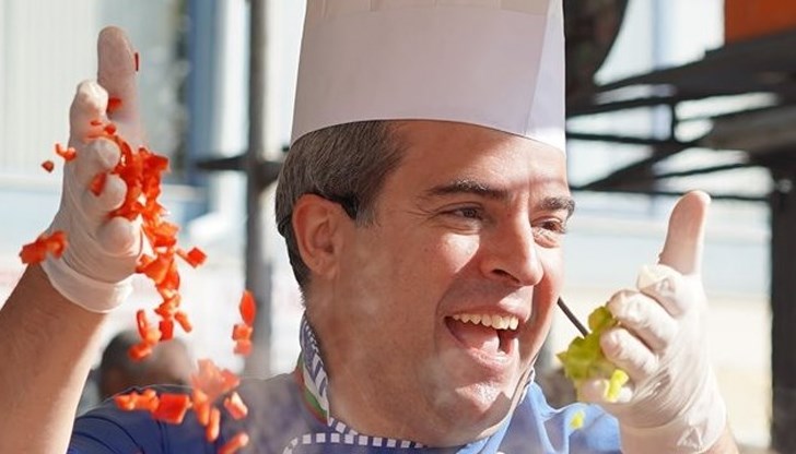 Столична община игнорира многобройните сигнали и писма за премахване на изгнилото дърво