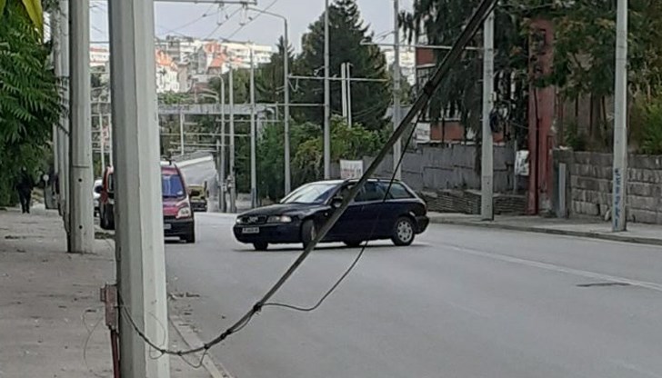 Вероятно кабелът се е скъсал при бурята преди няколко дни