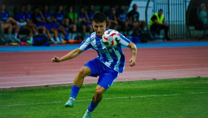 Лидерът във Втора лига ще приеме великотърновци в 16:00 часа на 5 октомври Лидерът във Втора лига ще приеме великотърновци в 16:00 часа на 5 октомври