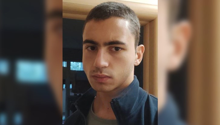 Младежът е син на Георги Луизов, бургаският моряк от танкера "Анвара", който бе похитен от бунтовници в Либия през 2011 година