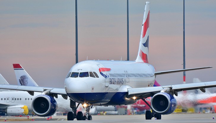 Евакуираха пътници и прекратиха чекирането в Терминал 4, който обслужва над 30 международни авиокомпании Евакуираха пътници и прекратиха чекирането в Терминал 4, който обслужва над 30 международни авиокомпании