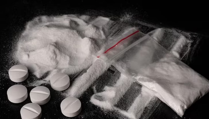 Мъжът изпуснал пакетче с наркотик по време на полицейска проверка