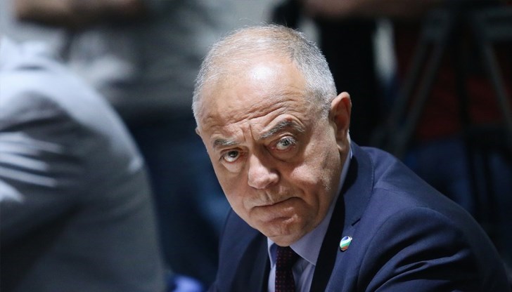 Председателят на ДСБ настоява за обяснения заради противоречията относно инцидента