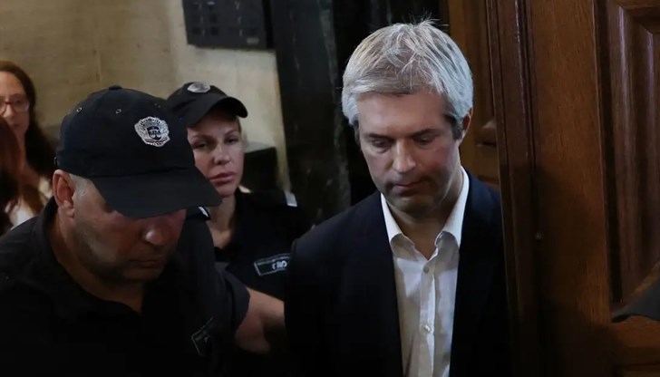 Съдът намери доказателства за участие в престъпна група за корупция Съдът намери доказателства за участие в престъпна група за корупция