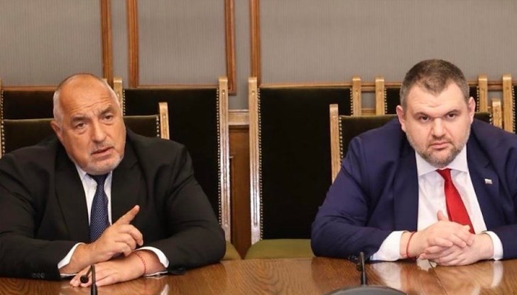 Журналистът от "Дневник" смята, че Пеевски няма да съсипе ГЕРБ, но ще я превърне в нещо аморфно