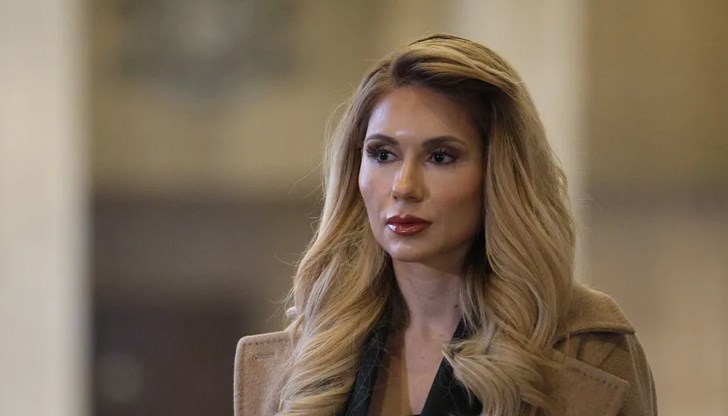 Изборът премина на фона на отсъствието на "Възраждане" и разделен вот в АПС