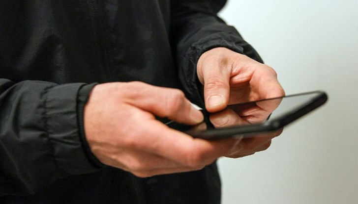 Директорът на Национална мрежа за децата критикува забраната на телефоните в училище и предлага здравно и гражданско образование вместо часове по религия