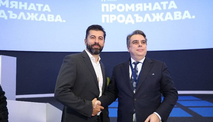 Вярвам на Асен Василев безгранично, че ще води партията в правилната посока, заяви Петков