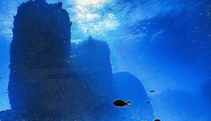 Международен екип попадна на останки на 12 метра под водата, свързани с тунел към храмовия комплекс Тапосирис Магна