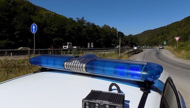 Тежкотоварните камиони над 12 тона са със забрана за движение днес между 17:00 и 20:00 часа