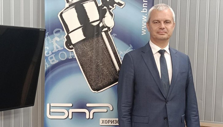 Лидерът на "Възраждане" обвини журналистката Силвия Великова в пропаганда, лъжи и клевети