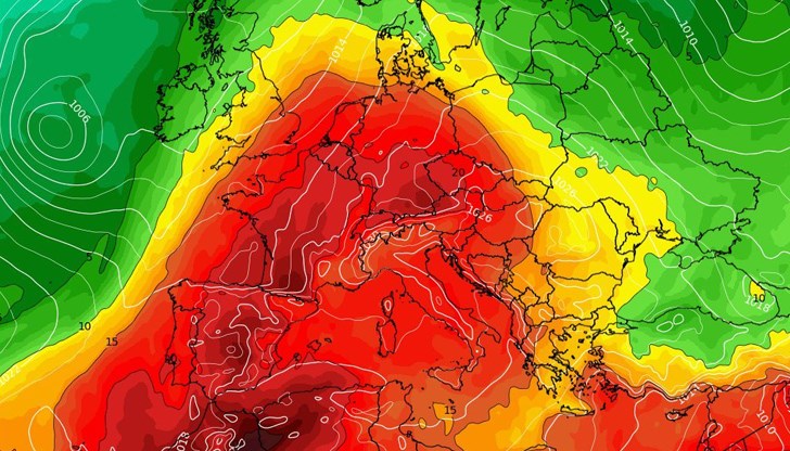 Метеорологичен феномен предизвиква необичайни климатични условия през есента