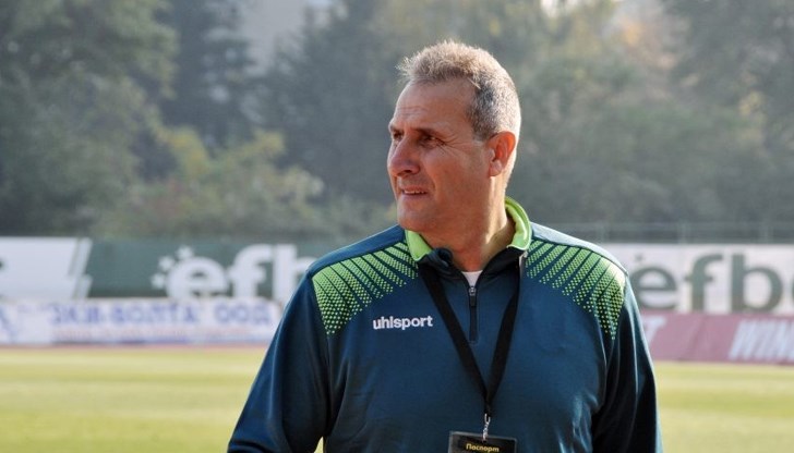 Опитният треньор коментира със смях спекулациите за поемането на националния отбор Опитният треньор коментира със смях спекулациите за поемането на националния отбор