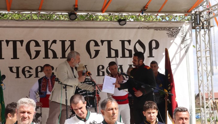 Областният управител и заместник-кметът Никола Лазаров уважиха деветото издание на събора в Червена вода