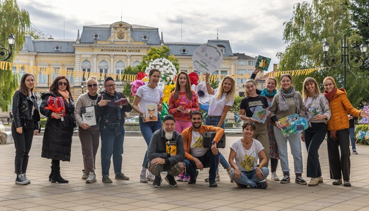 Музика, работилници и арт базар преобразиха площад "Княз Александър Батенберг"