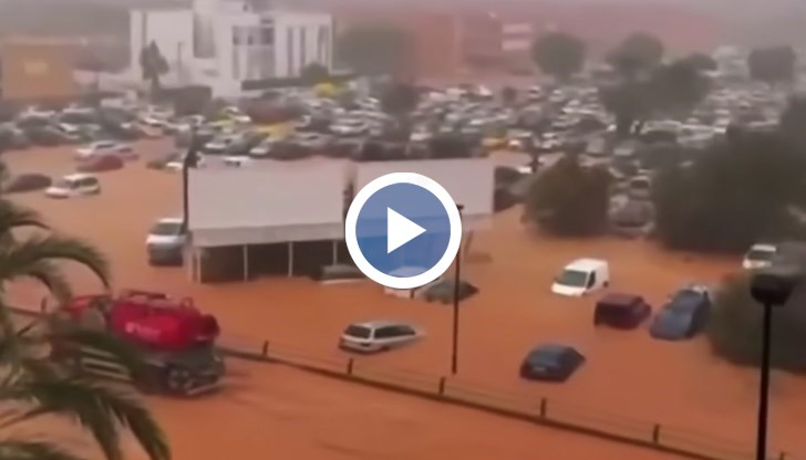 Над 230 литра дъжд на квадратен метър наводниха острова, властите затвориха пътища и евакуираха училище