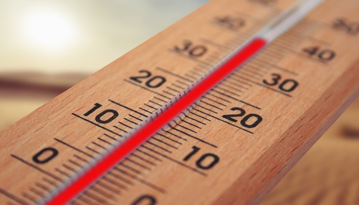 Слънчево и горещо по Черноморието, температурата на морската вода е около 25 градуса