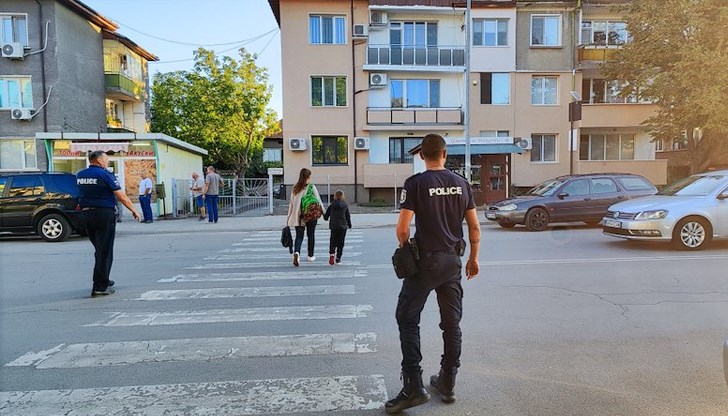 Полицията ще следи и за разпространение на наркотици около училищата Полицията ще следи и за разпространение на наркотици около училищата