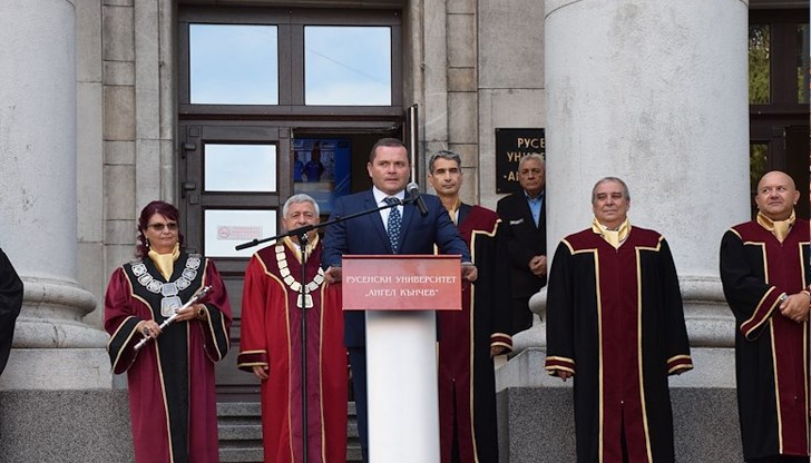 Над 1600 нови студенти започнаха обучението си във висшето училище