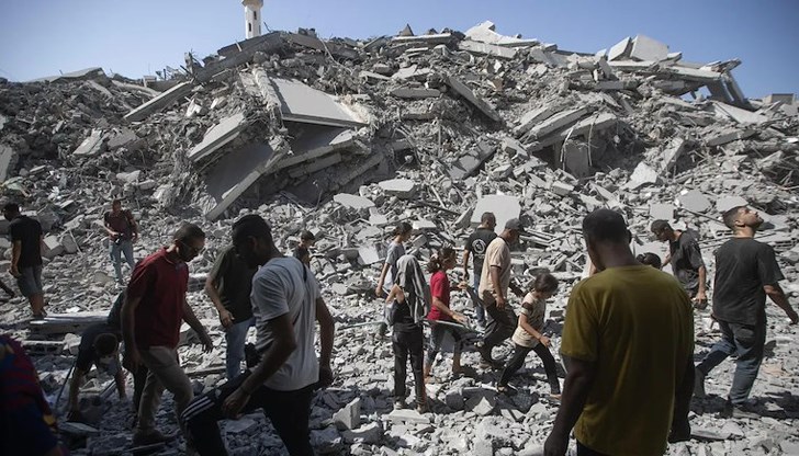 Свидетели съобщават за безмилостни бомбардировки и жертви под руините Свидетели съобщават за безмилостни бомбардировки и жертви под руините