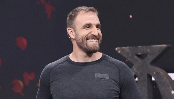 Създателите на "ВЕЛИКАНИ" целят да осигурят животоспасяващи устройства за всички държавни средни училища в България Създателите на "ВЕЛИКАНИ" целят да осигурят животоспасяващи устройства за всички държавни средни училища в България