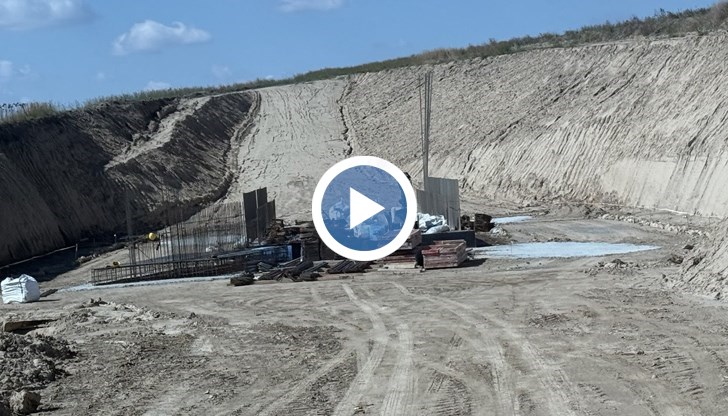 Решават проблема с льосовите почви чрез специален 20-метров насип