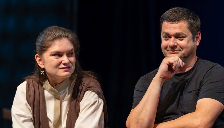 Кирил Ефремов гостува в ролята на Йордан Герака, а две млади актриси правят дебют на русенска сцена