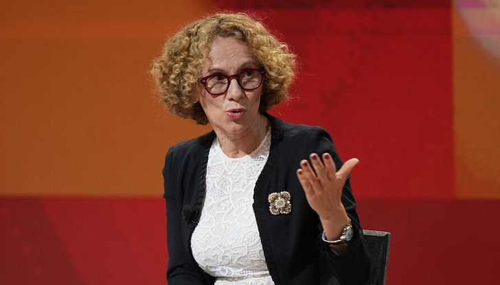 Радмила Шекеринска ще посети военна база "Ново село" и учение в Монтана