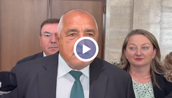 Лидерът на ГЕРБ заяви, че има семейство и не се "шляе по улиците", за да го снимат