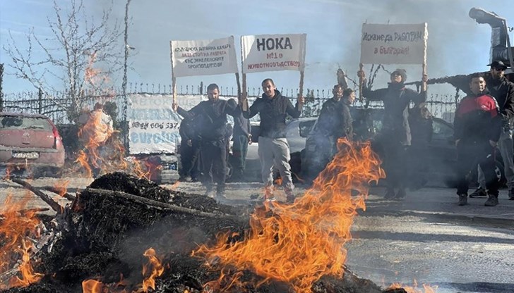 Симеон Караколев заплаши с блокада на пътища и горящи ковчези по време на посещението на еврокомисар Кристоф Хансен