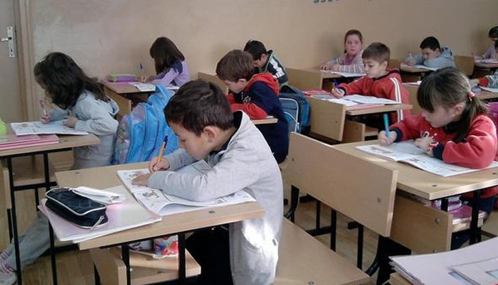 Идеята ще се обсъжда с родители и учители, но няма да влезе в сила от тази учебна година