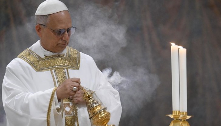 Първият американски папа критикува пропастта между заплатите на работниците и богатството на милиардерите в първото си интервю