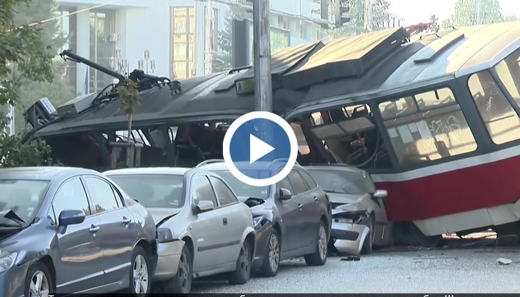 Камери са заснели двама души около трамвая на булевард "Шипченски проход"