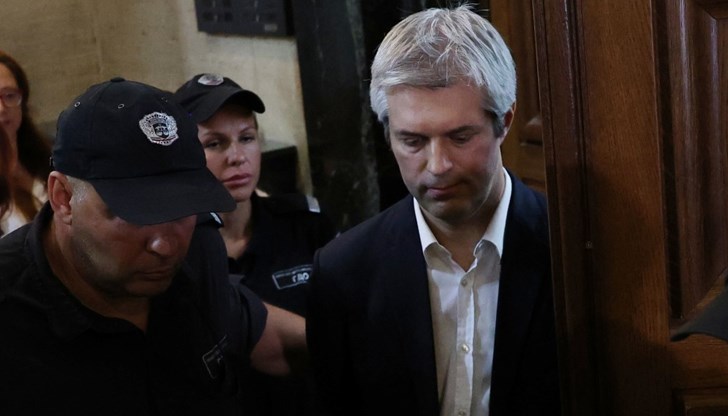 Варненският кмет разкри с треперещ глас, че близките му са заразени Варненският кмет разкри с треперещ глас, че близките му са заразени