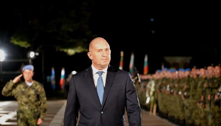 Президентът участва в тържествена заря-проверка в Пловдив по повод 140-годишнината от Съединението