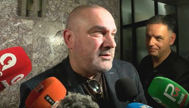 Разпитани са осем полицейски служители, които обслужват версията на пострадалите, заяви Станислав Иванов