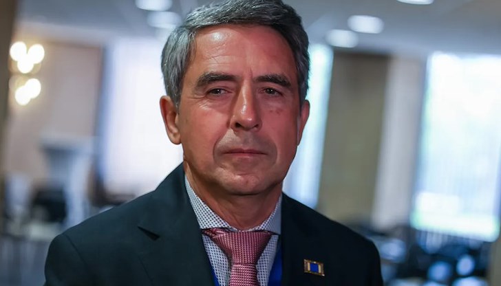 Бившият президент обвини Русия за GPS заглушаването на самолета на Урсула фон дер Лайен