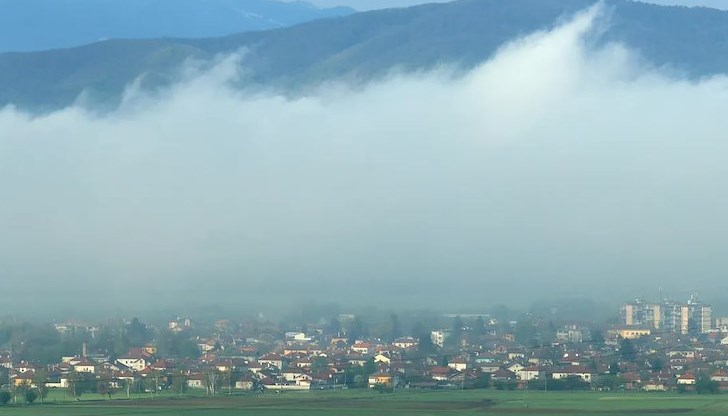 Валежи и гръмотевици очакват сутринта Централна България, следобед облачността намалява Валежи и гръмотевици очакват сутринта Централна България, следобед облачността намалява