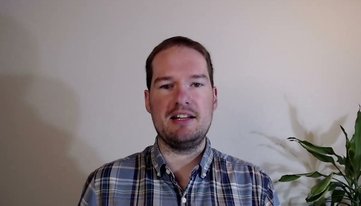 Европейският съюз е във все по-неизгодно положение, а Украйна - под все по-силен военен натиск, заяви експертът