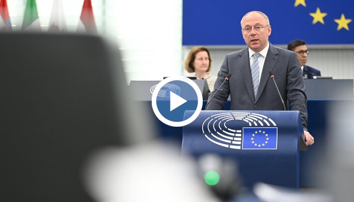 Станислав Стоянов отправи остри критики към председателя на ЕК