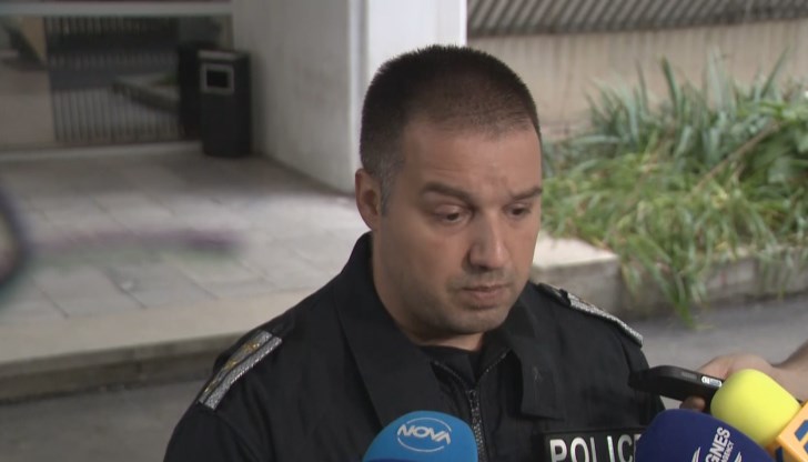 Изследва се дали с тези оръжия са извършени престъпления в миналото, заяви комисар Стефан Тотев Изследва се дали с тези оръжия са извършени престъпления в миналото, заяви комисар Стефан Тотев