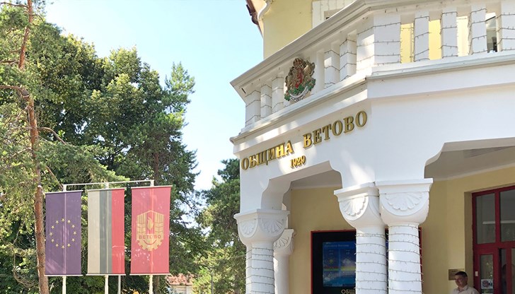 Експерти от КЗП отговаряха на притесненията относно банкови кредити и сметки по време на информационна среща Експерти от КЗП отговаряха на притесненията относно банкови кредити и сметки по време на информационна среща