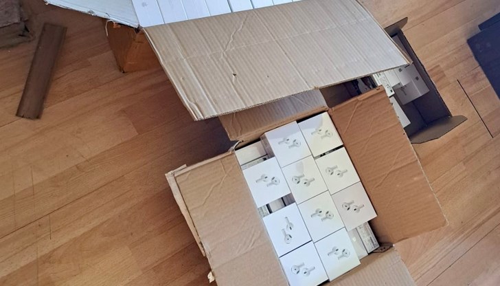 Иззети са стотици артикули, имитиращи известна търговска марка