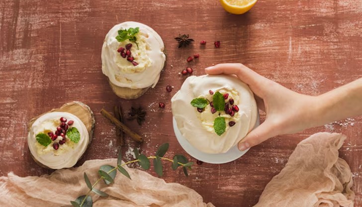 Една порция съдържа 29 грама наситени мазнини, което значително надвишава дневните препоръки за здравословно хранене Една порция съдържа 29 грама наситени мазнини, което значително надвишава дневните препоръки за здравословно хранене