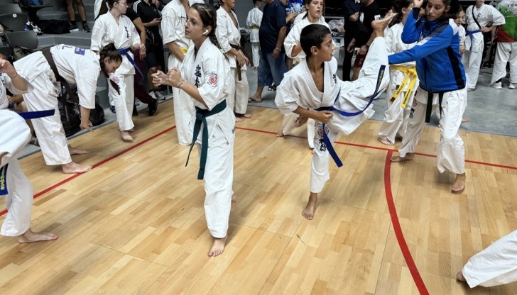 14-годишната Никол Билчева триумфира на Балканското първенство по карате в Русе